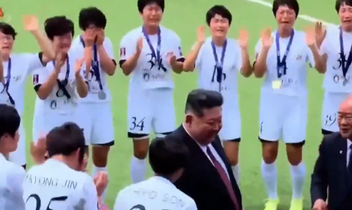 MOCNA REAKCJA piłkarek z Korei Północnej na spotkanie z Kim Dzong Unem O.o [VIDEO]
